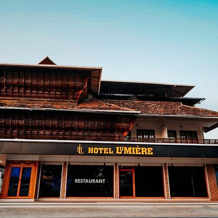 Hotel Lumiere Alappuzha Екстериор снимка