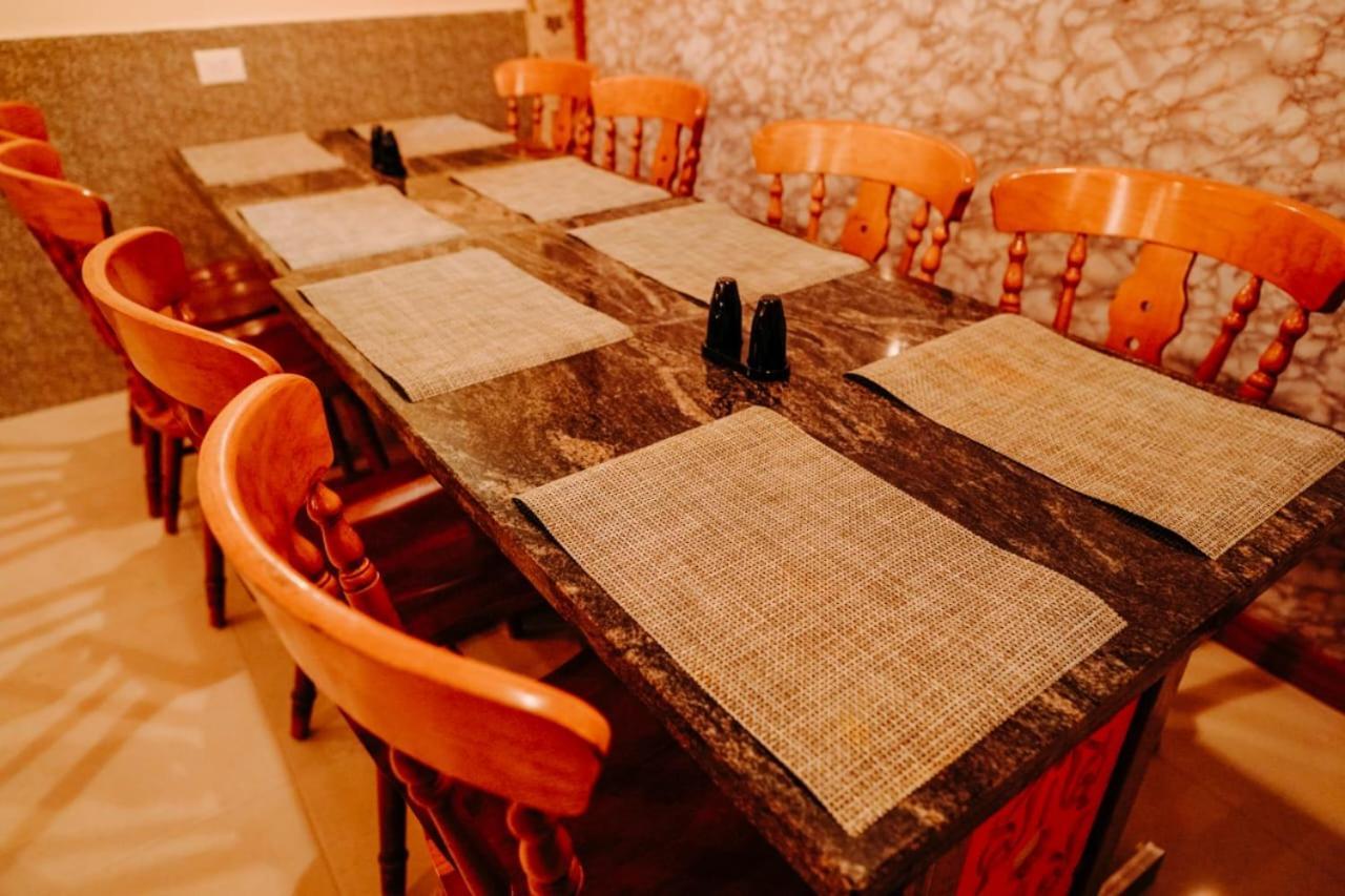 Hotel Lumiere Alappuzha Екстериор снимка