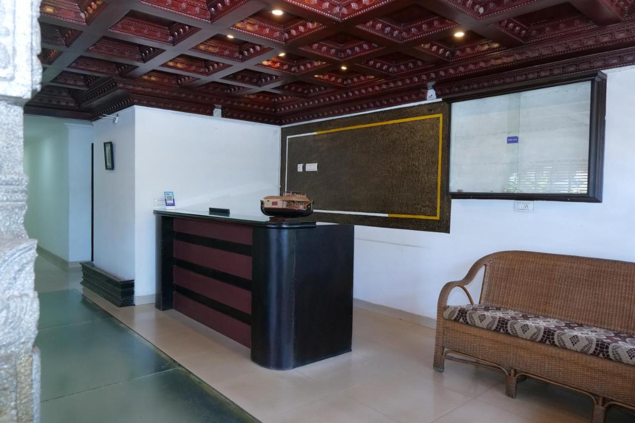 Hotel Lumiere Alappuzha Екстериор снимка