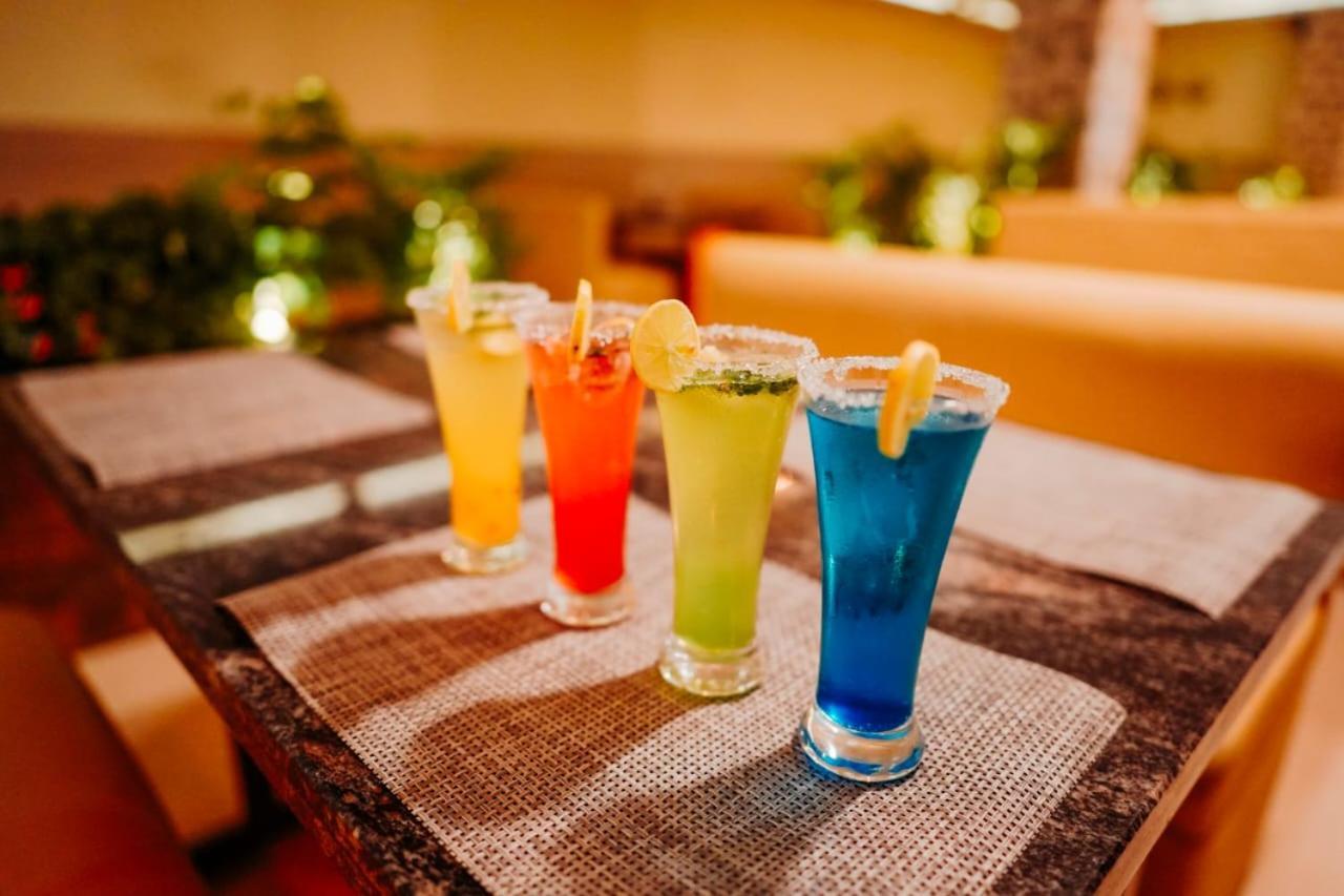 Hotel Lumiere Alappuzha Екстериор снимка